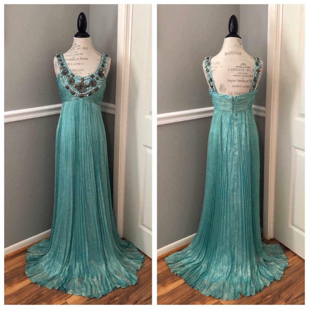NEW JOVANI SZ 8 JADE SHIMMER JEWELED STONE FORMAL EVENING GOWN